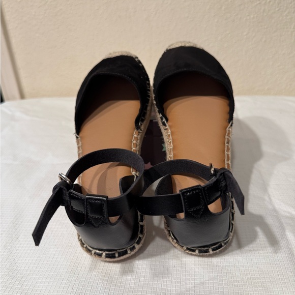 Old Navy Black and Tan Espadrille Sandals - Picture 12 of 14